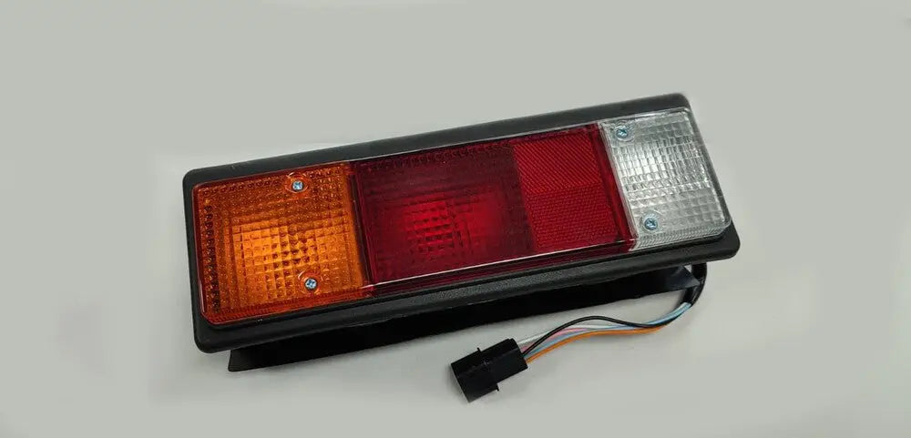 CHINA Factory Wholesale MB141092 MB141091 Tail Lamp For MITSUBISHI CANTER'91 FANCHANTS China Auto Parts Wholesales