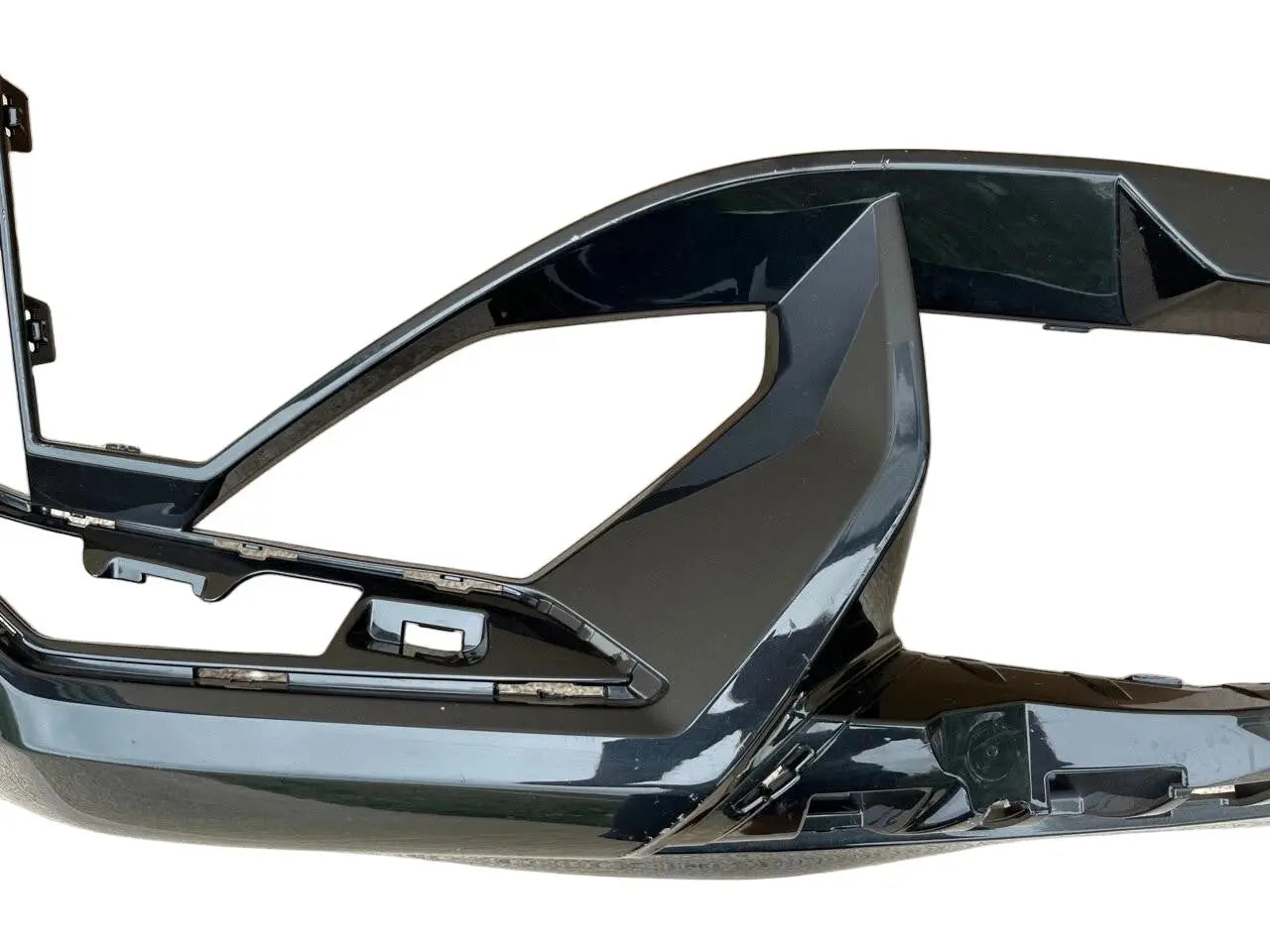Suitable for BMW U12 X1 front bumper chin bright black 51115A7E446L 51115A7E446R FANCHANTS China Auto Parts Wholesales