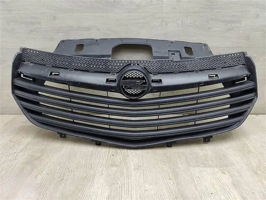 623104066R aftermarket Grille compatible with Renault Vauxhall Vivaro 2010 2019