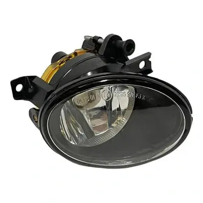 9109062600 aftermarket Fog Lamp compatible with Mercedes-Benz Sprinter 2019