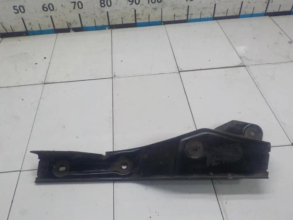 9436600114 aftermarket Bracket compatible with Mercedes-Benz