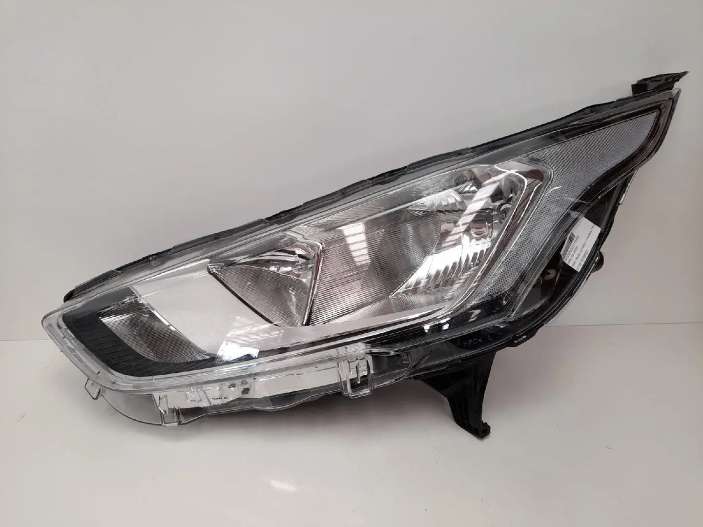CHINA Factory Wholesale KT1B-13W030-BD KT1B-13W029-BD Head lamp For FORD TRANSIT CONNECT FANCHANTS China Auto Parts Wholesales