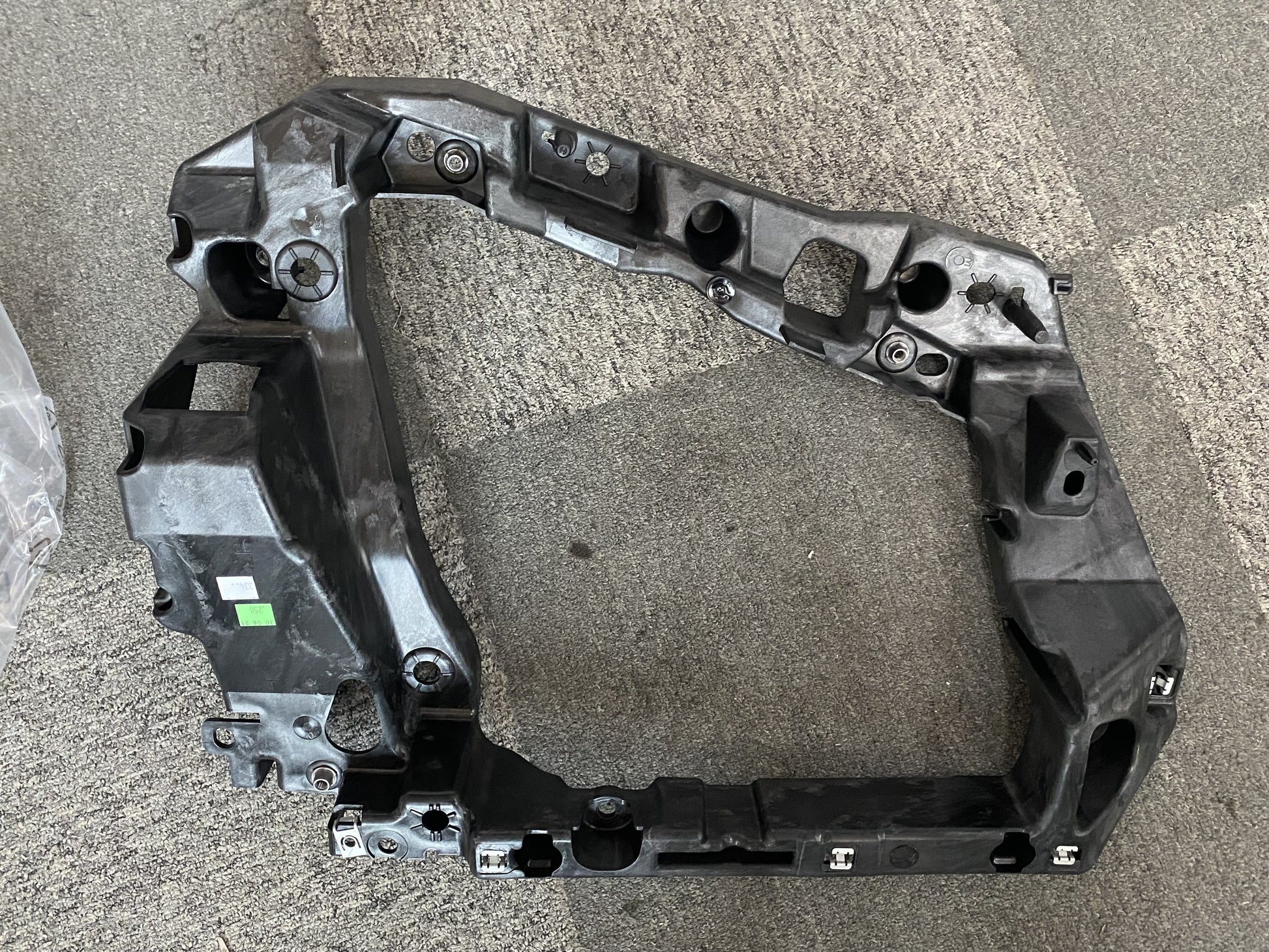 FANCHANTS 84334209 84274580 headlight bracket support frame RH LH FOR volvo fh5 FH/FH16/FM/FMX FANCHANTS Aftermarket Auto Parts